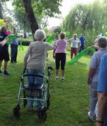 Sportliche Senioren beim Bewegungstreff Alla-Hopp-Fit.JPG