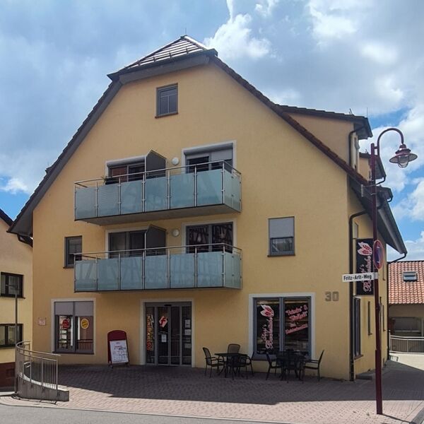 Datei:Eschelbach Geschäftsgebäude.jpg