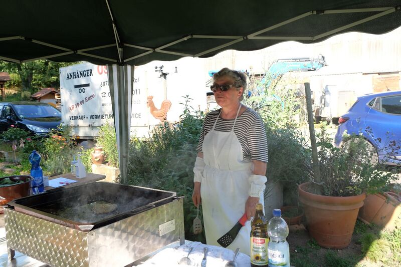 Datei:Klingenbruchhof 2021 Picknick 07.jpg