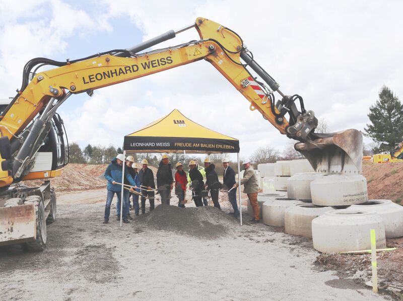 Datei:Spatenstich Baugebiet Heinzengrund 2023.JPG