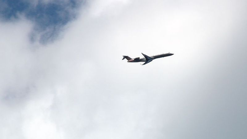 Datei:Flugzeug-wolken.jpg