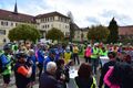 Teilnehmer der Radtour bei der ersten Pause im Schlosspark in Neckarbischofsheim (Bild: Stadt Sinsheim)