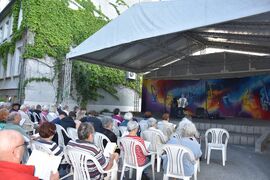 Pressefoto Singen in der Allee.JPG