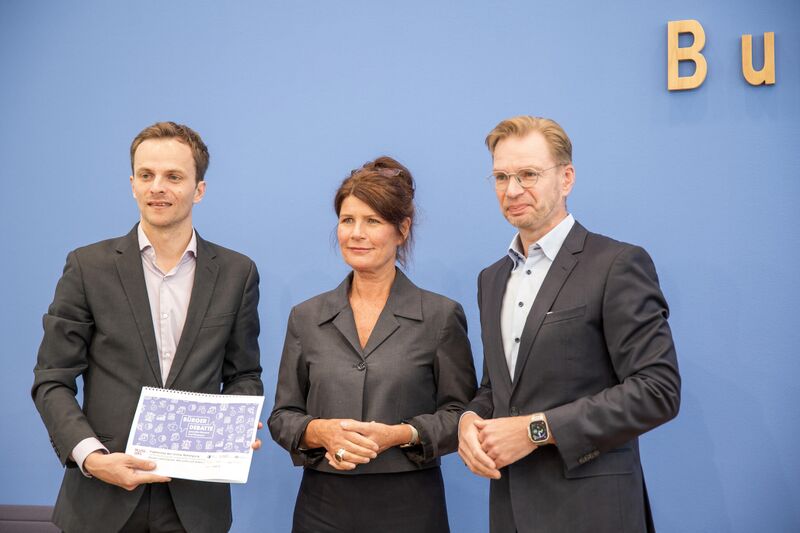 Datei:Die-brgerdebatte-zu-gerechten-steuern-und-finanzen 54545821687 o.jpg