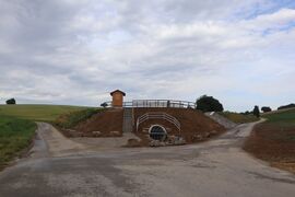 Hochwasserrückhaltebecken Leitzelbach 02 (Groß).JPG