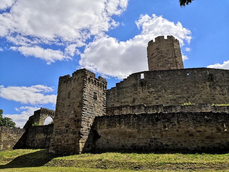 Datei:Weiler Burg Steinsberg.jpg