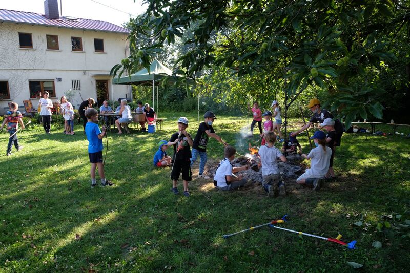 Datei:Klingenbruchhof 2021 Picknick 01.jpg